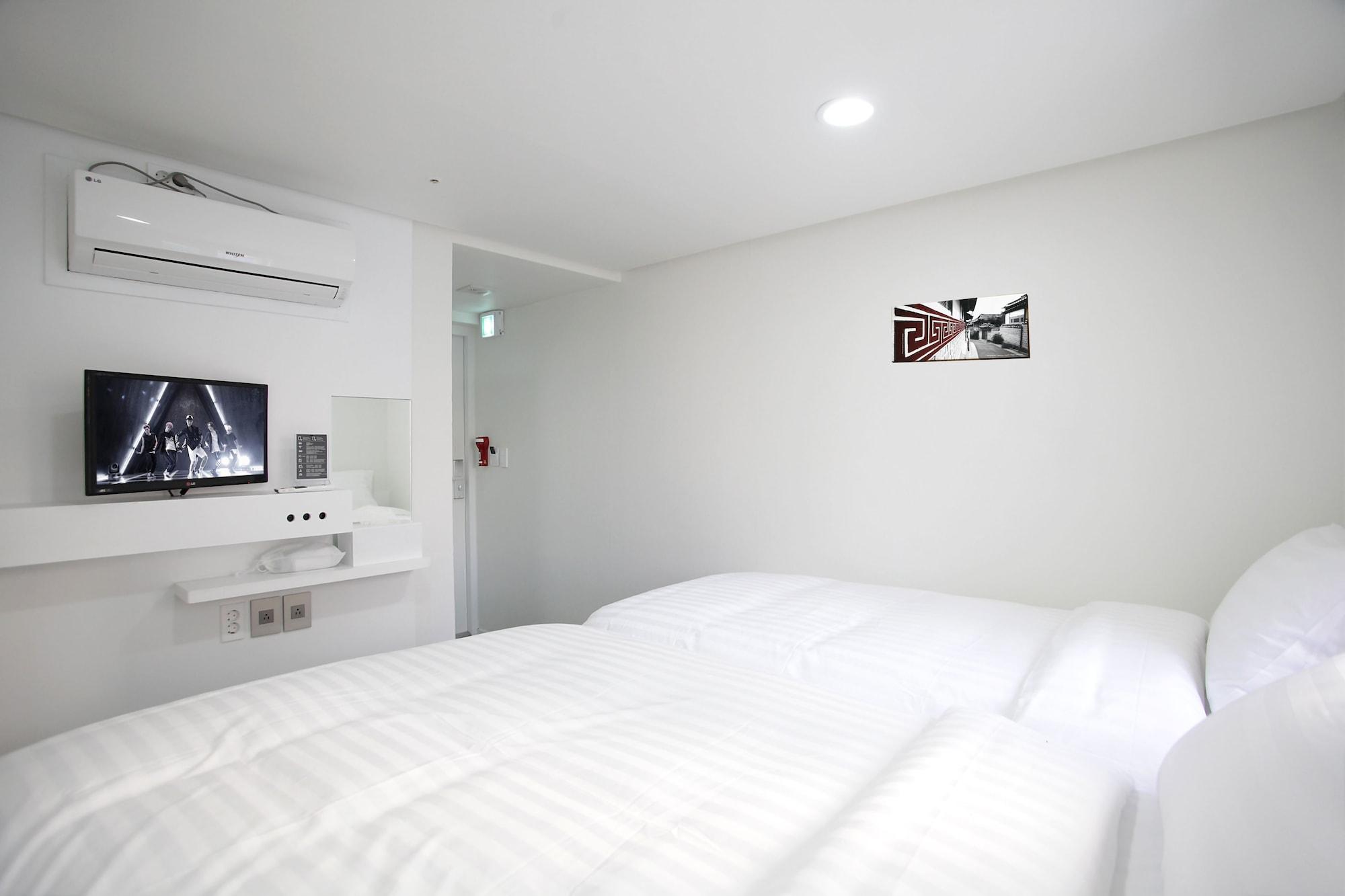 K-Pop Hotel Seoul Tower Esterno foto